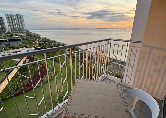 Panoramic Landscape And Seaview, 2br, Near Airport, 8m Aparthotel 4*